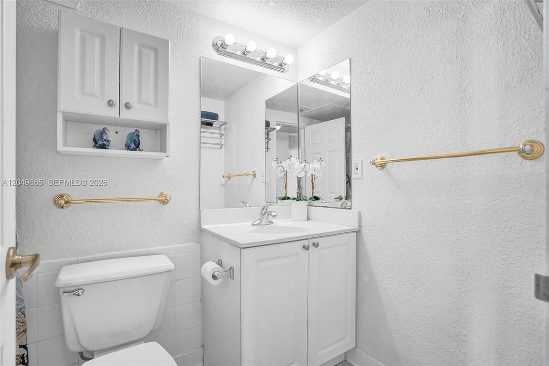For Rent: $2,300 (0 beds, 1 baths, 482 Square Feet)