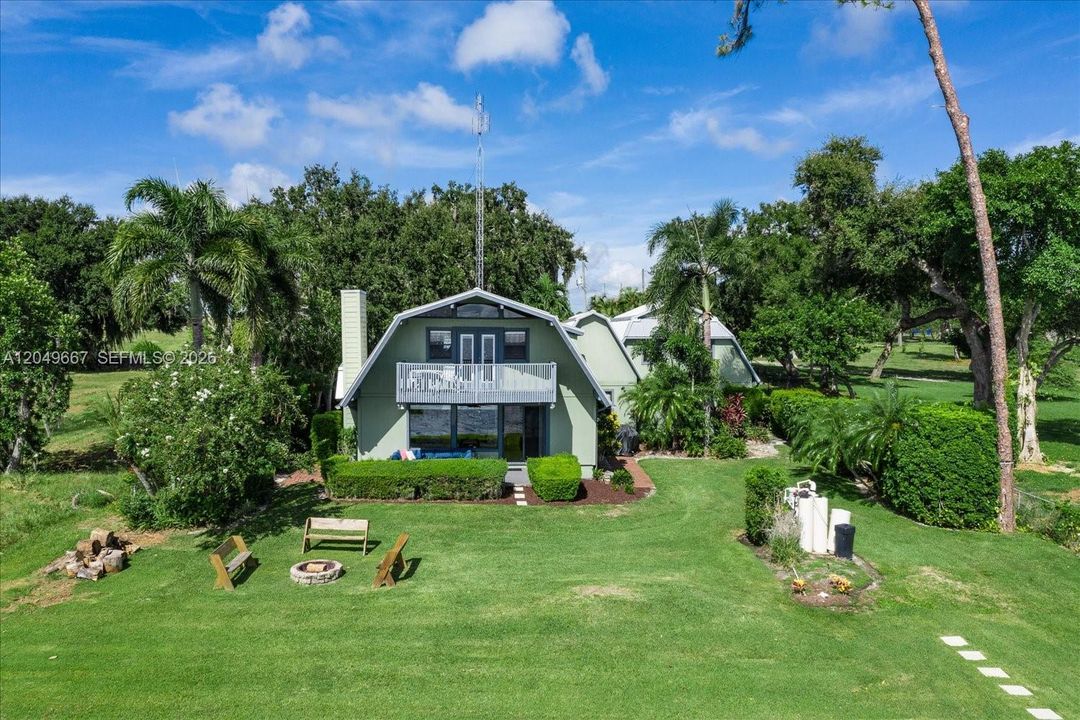 Activo con contrato: $565,000 (3 camas, 2 baños, 1834 Pies cuadrados)