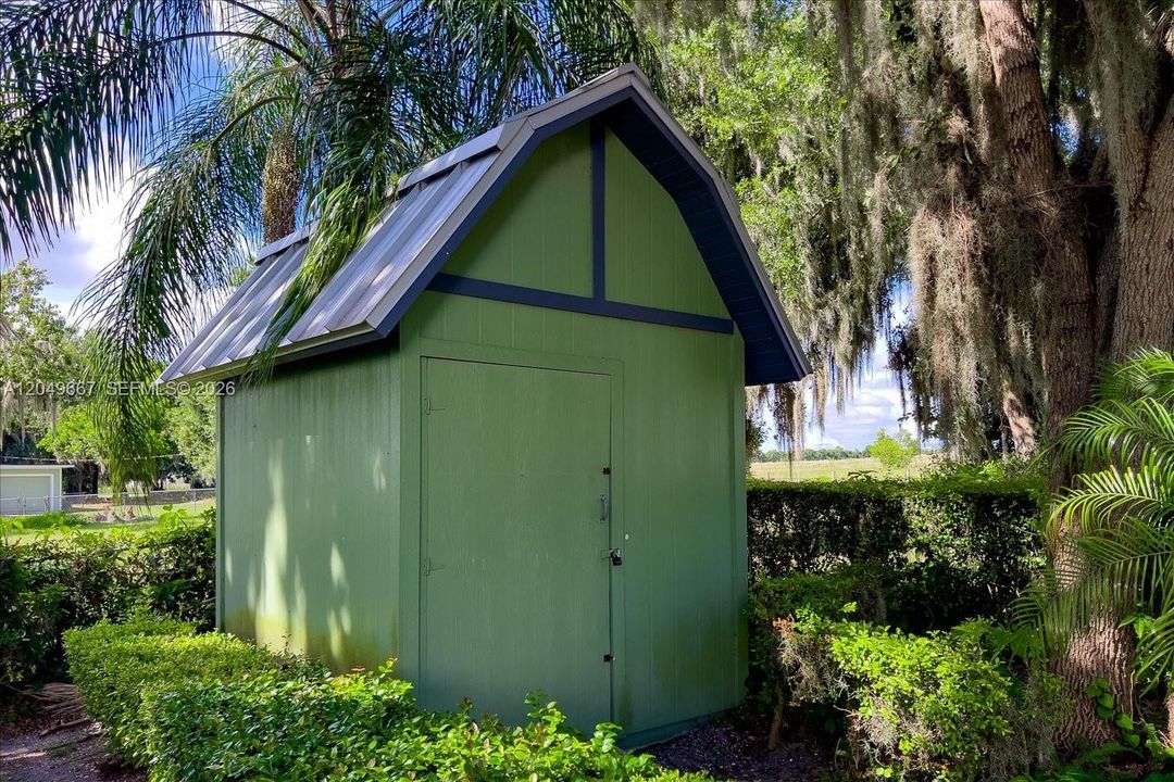 Shed with electricity - great for a workshop!