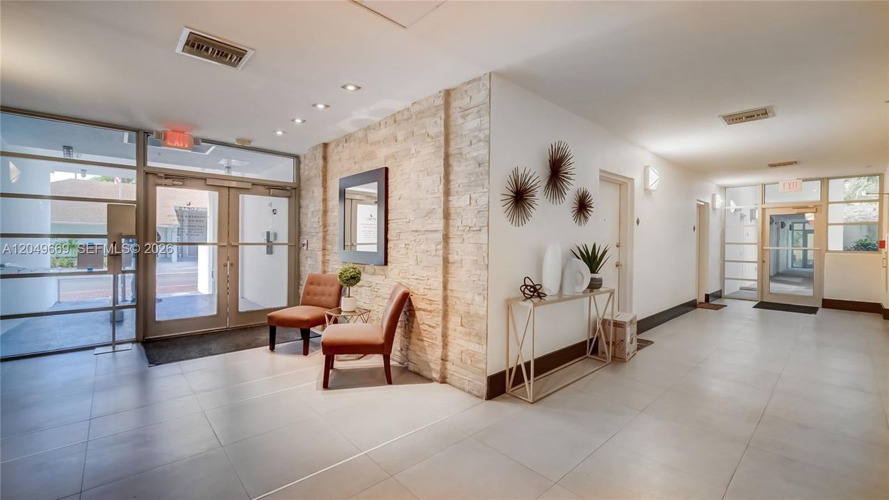 В аренду: $4,200 (1 спален, 1 ванн, 790 Квадратных фут)