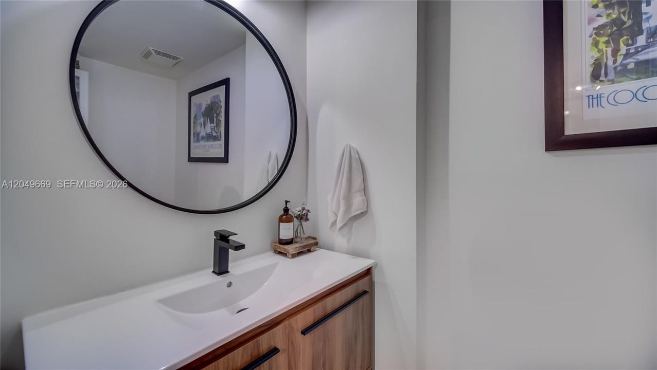 В аренду: $4,200 (1 спален, 1 ванн, 790 Квадратных фут)