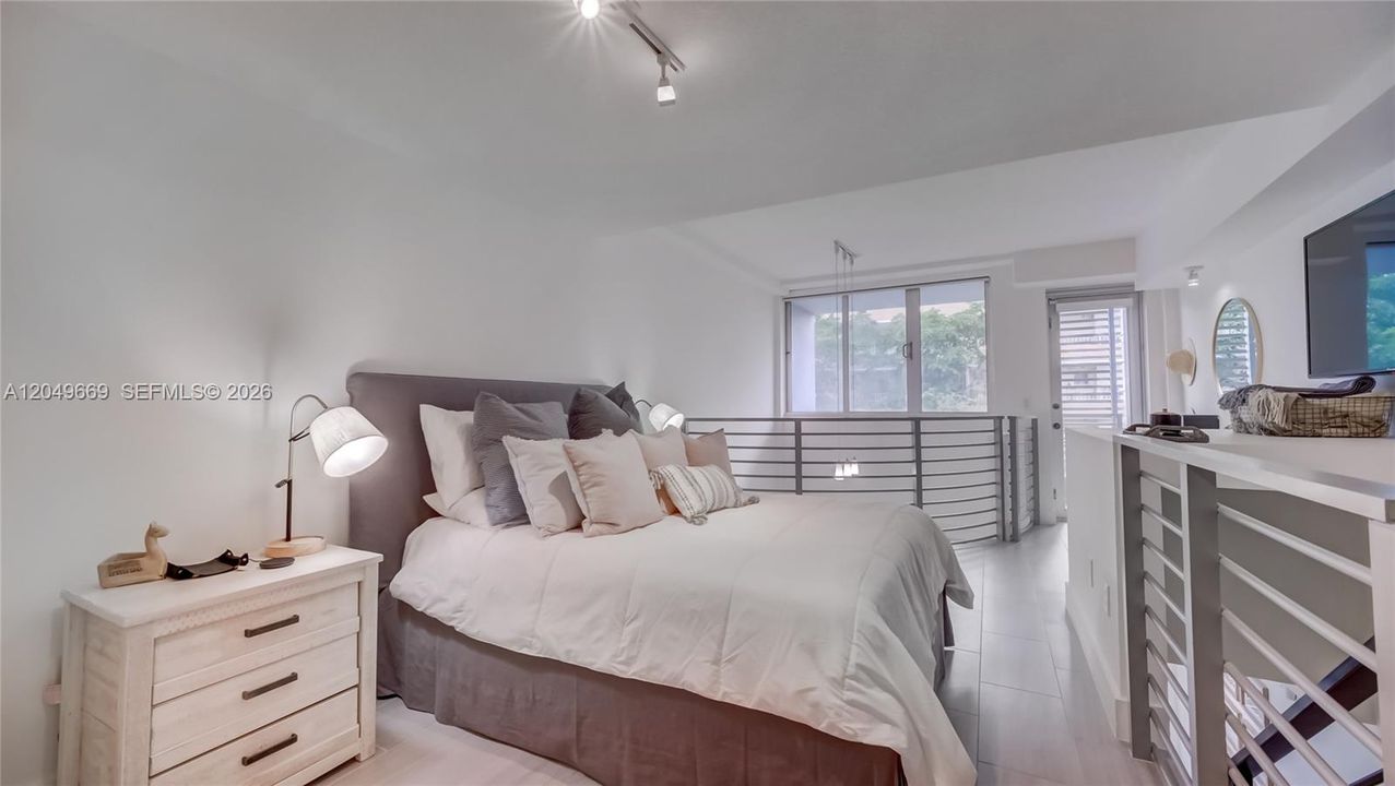 В аренду: $4,200 (1 спален, 1 ванн, 790 Квадратных фут)
