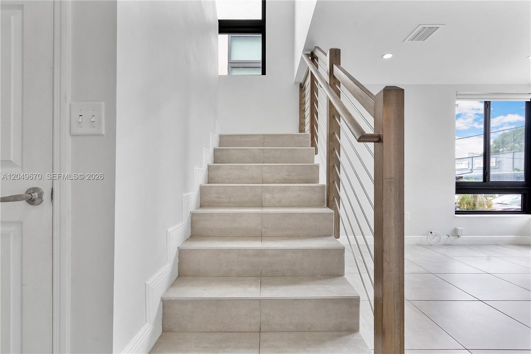 For Rent: $2,800 (2 beds, 2 baths, 1358 Square Feet)