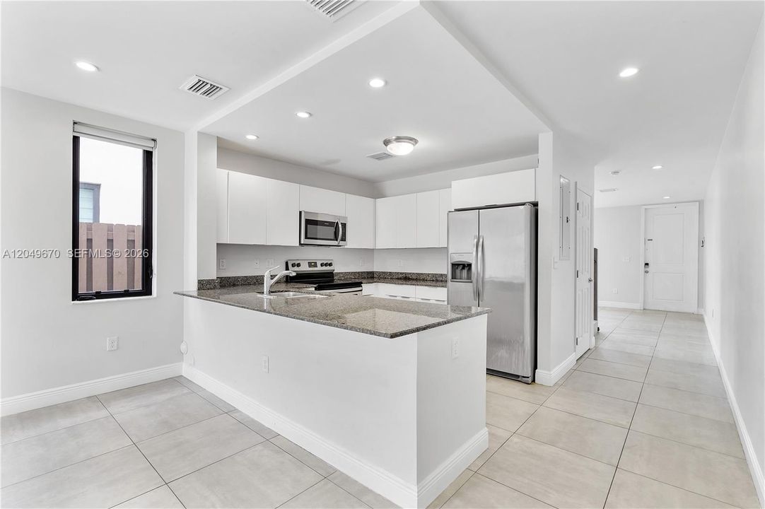 For Rent: $2,800 (2 beds, 2 baths, 1358 Square Feet)