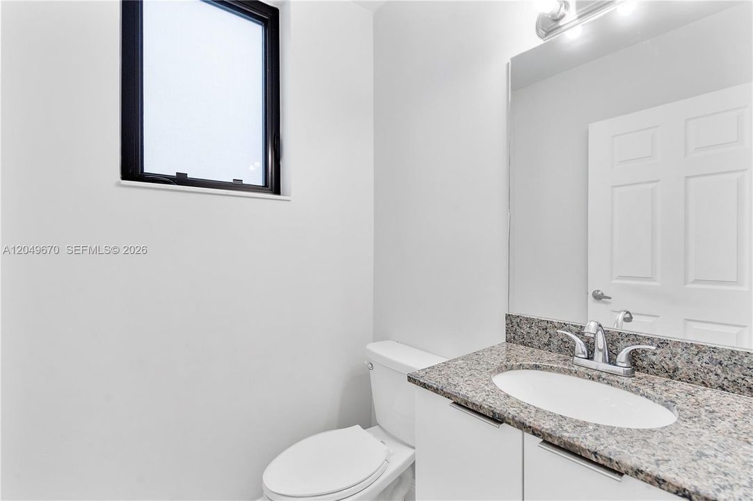 For Rent: $2,800 (2 beds, 2 baths, 1358 Square Feet)