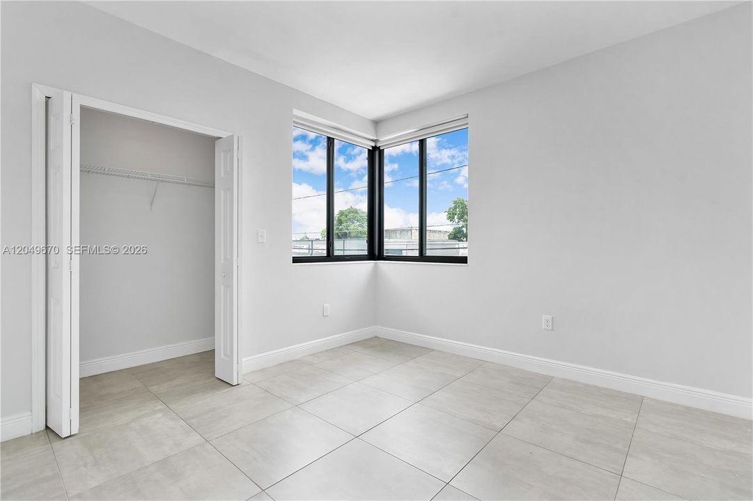 For Rent: $2,800 (2 beds, 2 baths, 1358 Square Feet)
