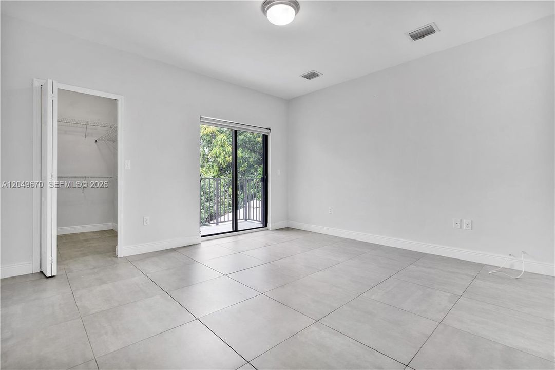 For Rent: $2,800 (2 beds, 2 baths, 1358 Square Feet)