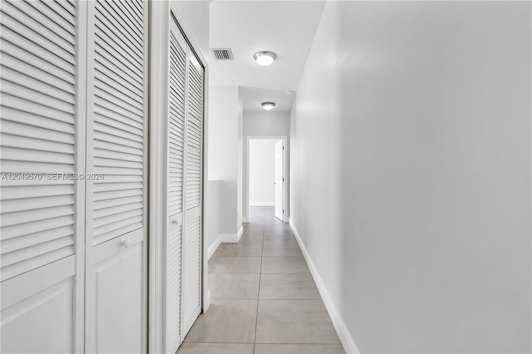 For Rent: $2,800 (2 beds, 2 baths, 1358 Square Feet)
