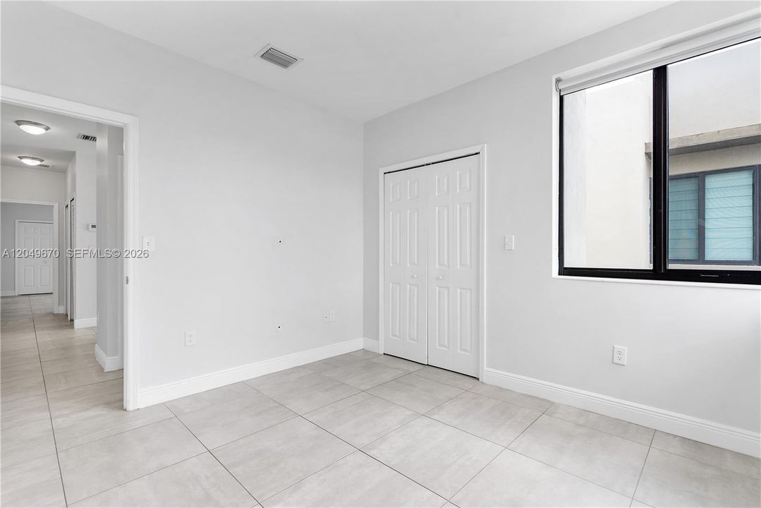For Rent: $2,800 (2 beds, 2 baths, 1358 Square Feet)