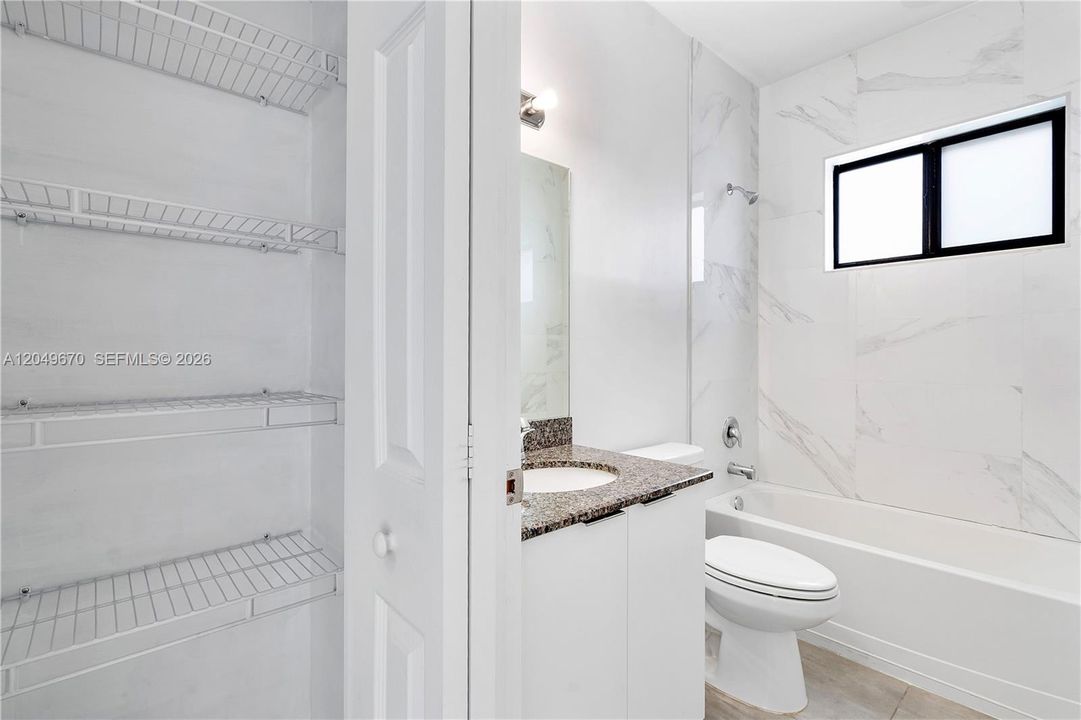 For Rent: $2,800 (2 beds, 2 baths, 1358 Square Feet)