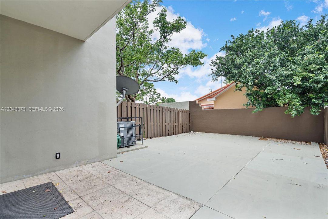 For Rent: $2,800 (2 beds, 2 baths, 1358 Square Feet)