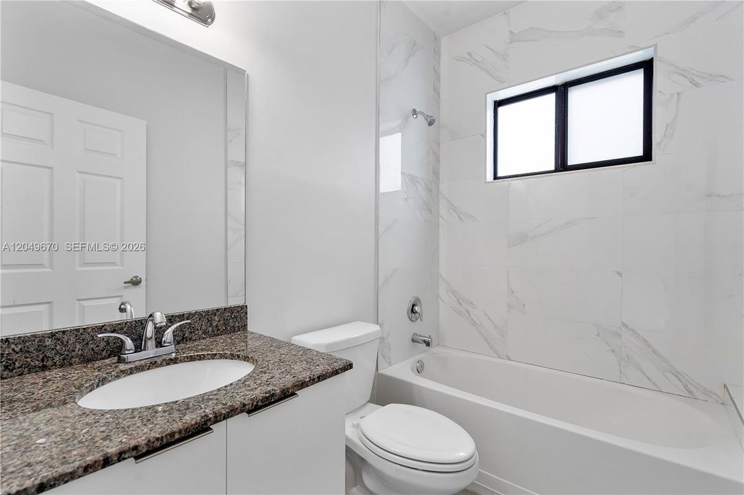 For Rent: $2,800 (2 beds, 2 baths, 1358 Square Feet)