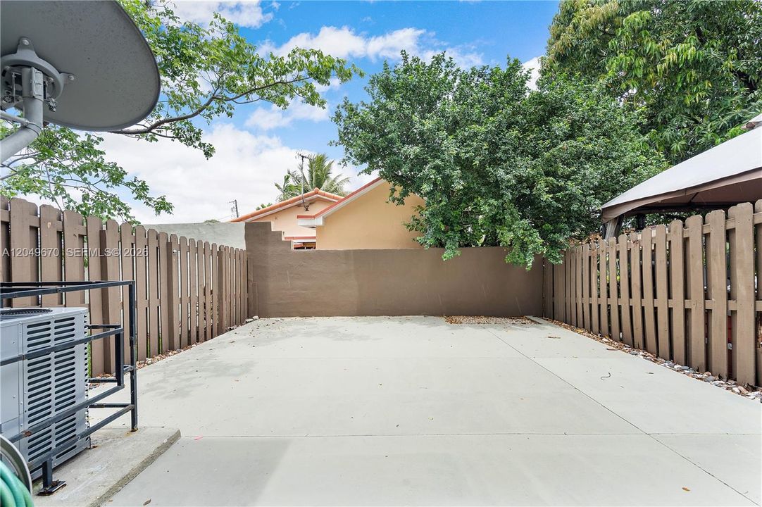 For Rent: $2,800 (2 beds, 2 baths, 1358 Square Feet)