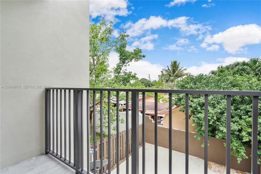 For Rent: $2,800 (2 beds, 2 baths, 1358 Square Feet)