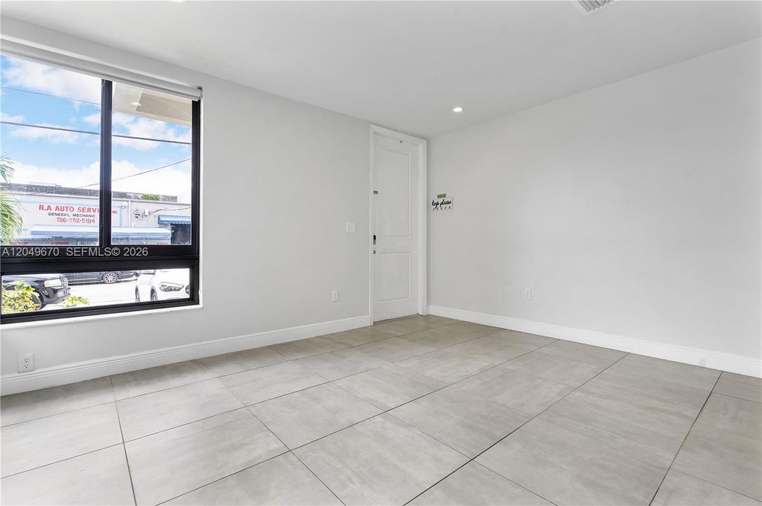 For Rent: $2,800 (2 beds, 2 baths, 1358 Square Feet)