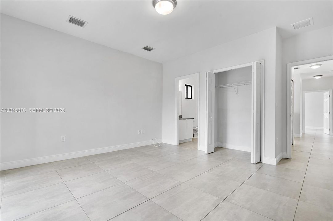 For Rent: $2,800 (2 beds, 2 baths, 1358 Square Feet)