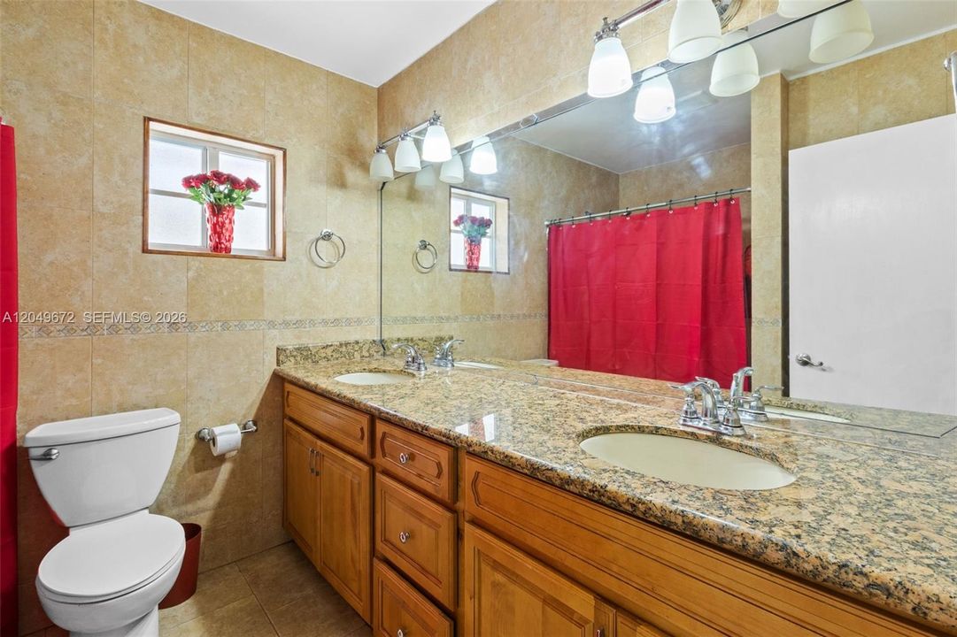 В аренду: $3,800 (4 спален, 2 ванн, 1511 Квадратных фут)