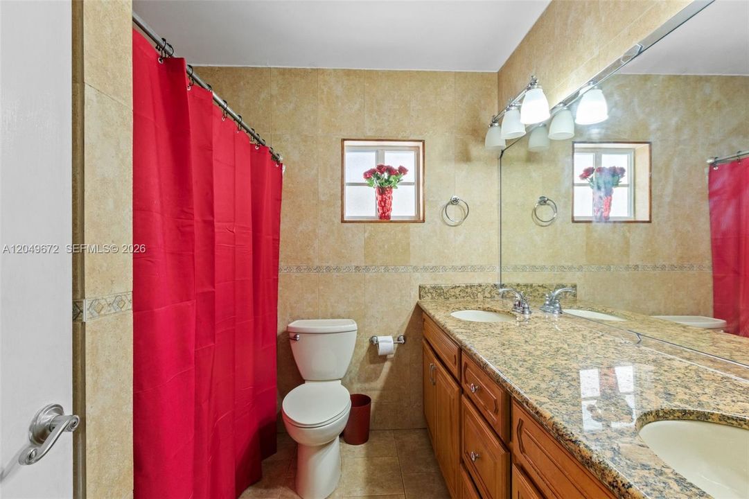 В аренду: $3,800 (4 спален, 2 ванн, 1511 Квадратных фут)