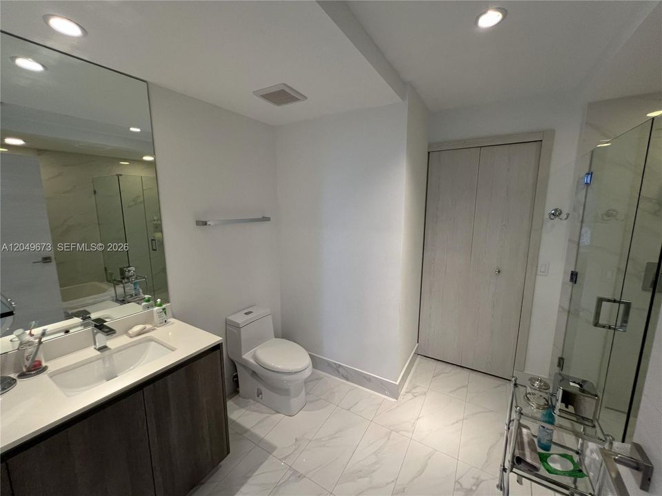 Second Bathroom with Shower, Bathtub