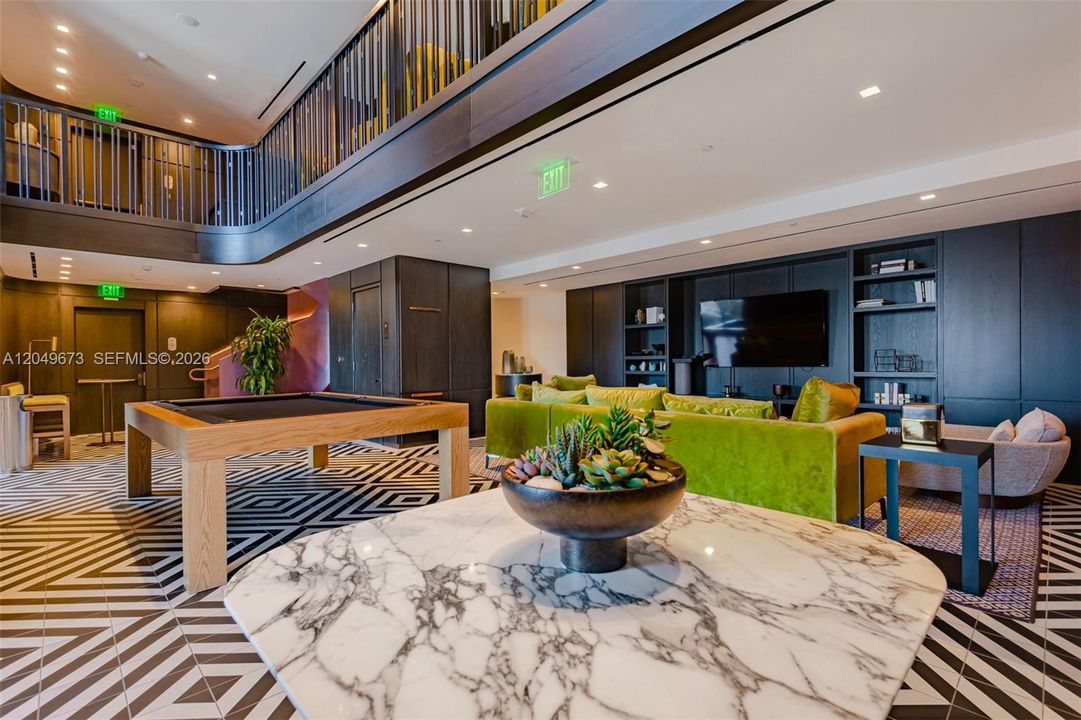 Resident's Sky Lounge- 45th and 46th Floor