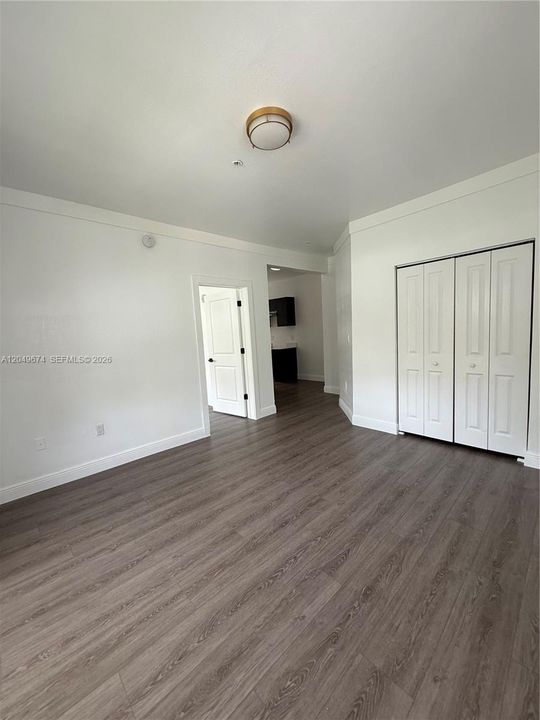 For Rent: $2,100 (1 beds, 1 baths, 18467 Square Feet)