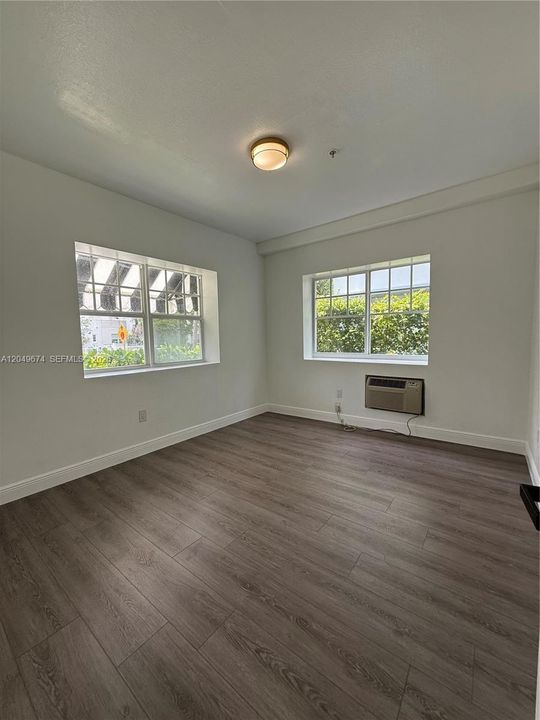 For Rent: $2,100 (1 beds, 1 baths, 18467 Square Feet)