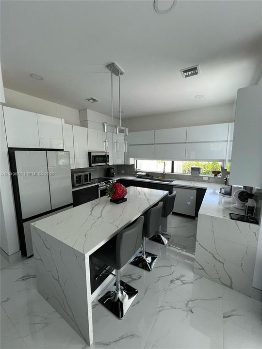 For Rent: $4,490 (3 beds, 2 baths, 2250 Square Feet)