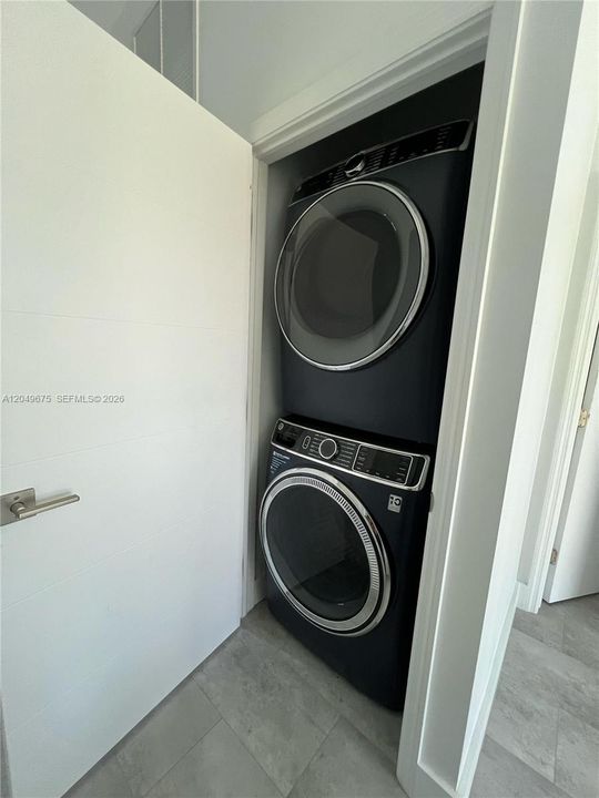 For Rent: $4,490 (3 beds, 2 baths, 2250 Square Feet)