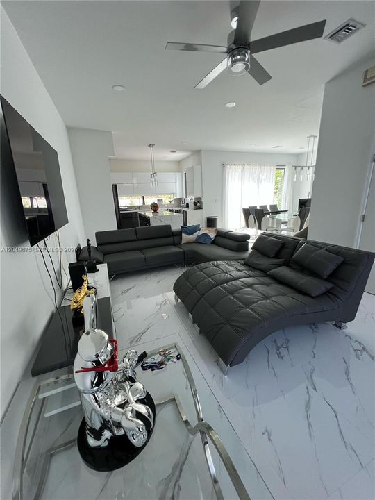 For Rent: $4,490 (3 beds, 2 baths, 2250 Square Feet)