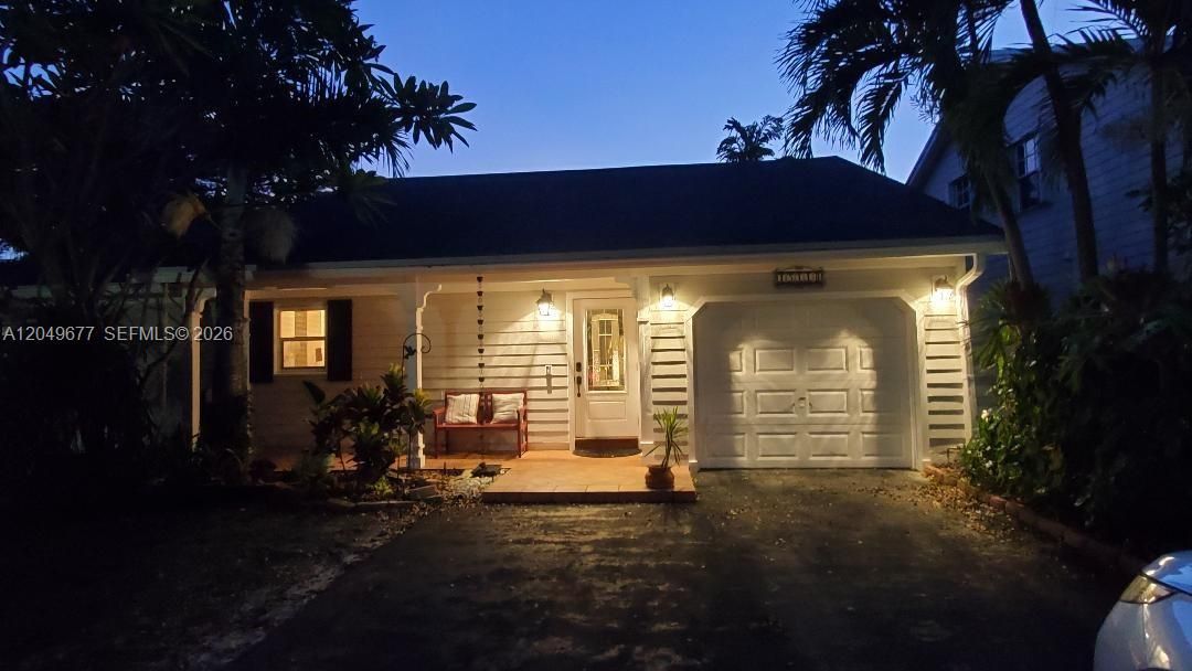 For Sale: $570,000 (2 beds, 2 baths, 1249 Square Feet)