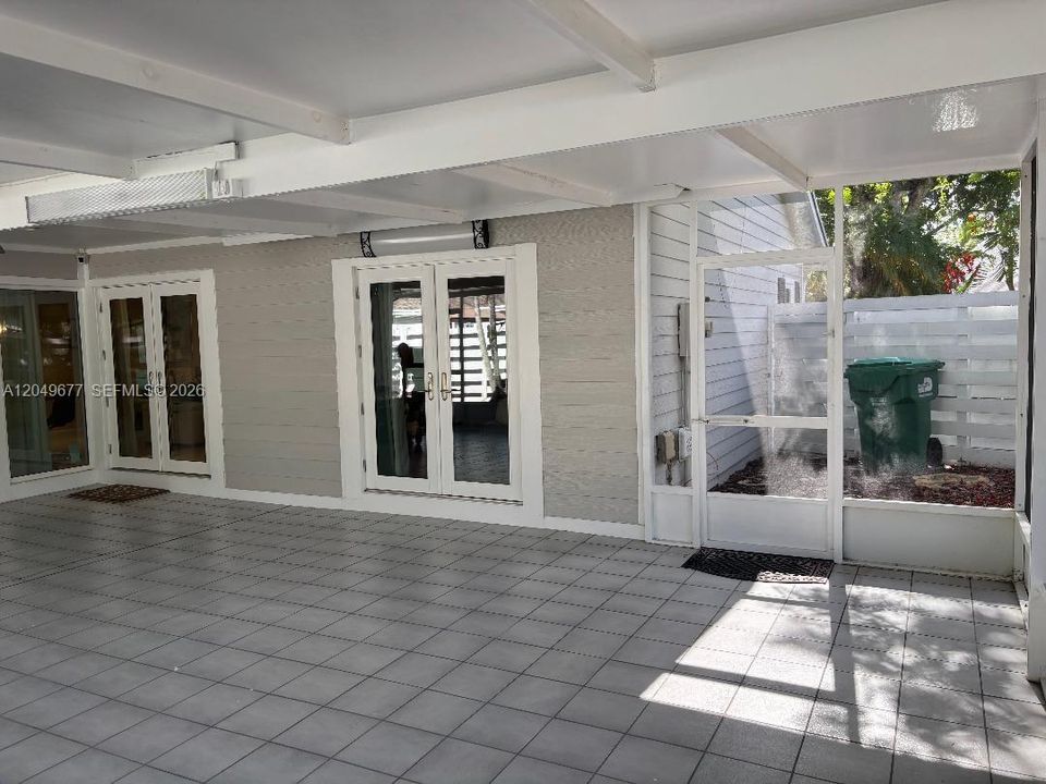 500+ SQ FT Terrace