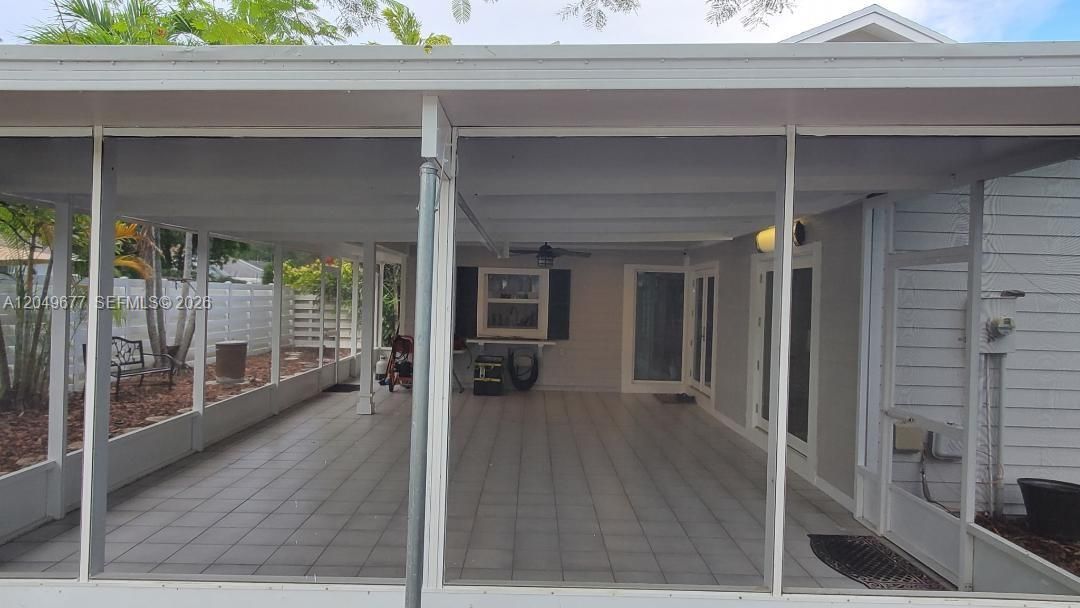 For Sale: $570,000 (2 beds, 2 baths, 1249 Square Feet)