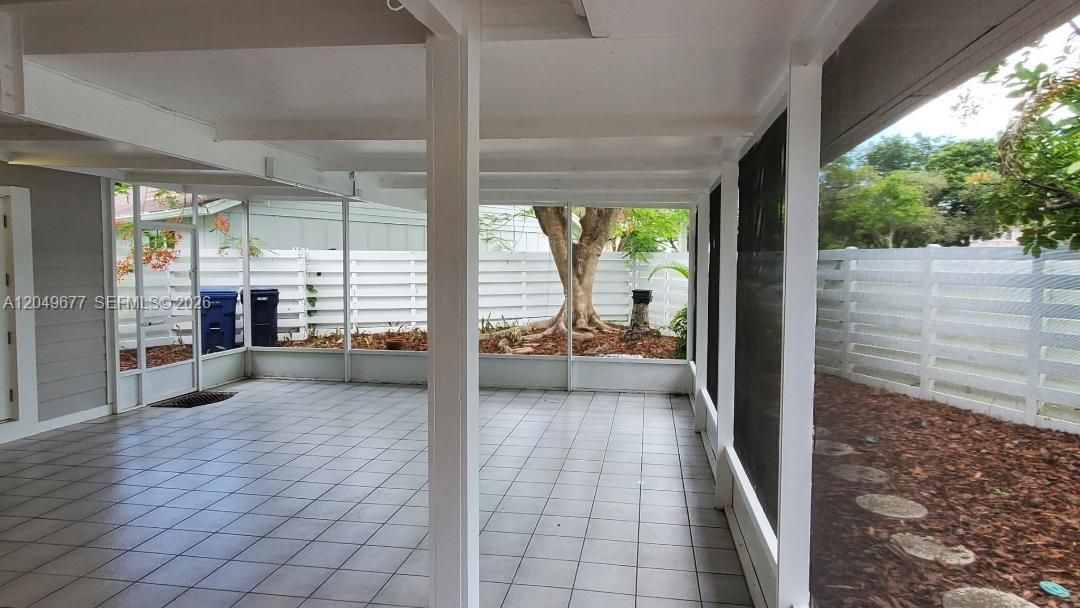 For Sale: $570,000 (2 beds, 2 baths, 1249 Square Feet)