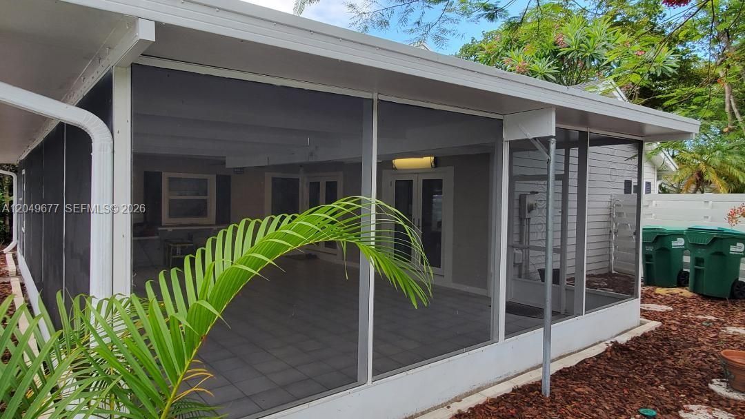 For Sale: $570,000 (2 beds, 2 baths, 1249 Square Feet)