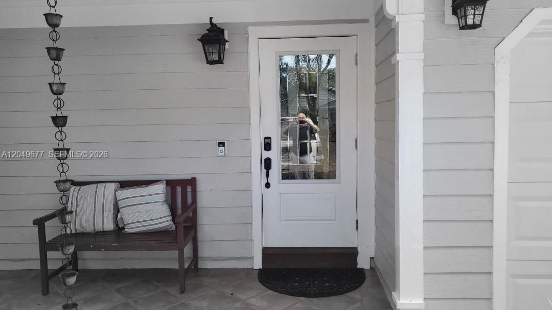 For Sale: $570,000 (2 beds, 2 baths, 1249 Square Feet)