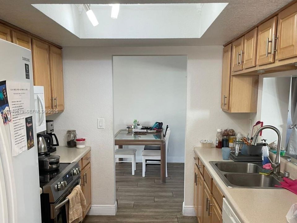 For Sale: $372,000 (3 beds, 2 baths, 1438 Square Feet)