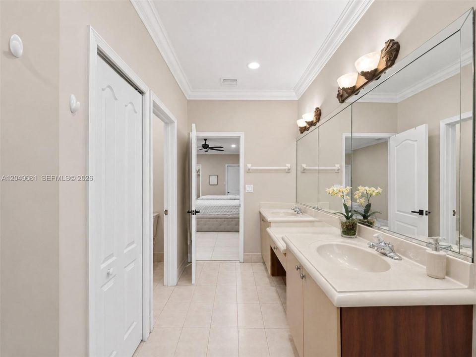 For Sale: $850,000 (4 beds, 3 baths, 2847 Square Feet)