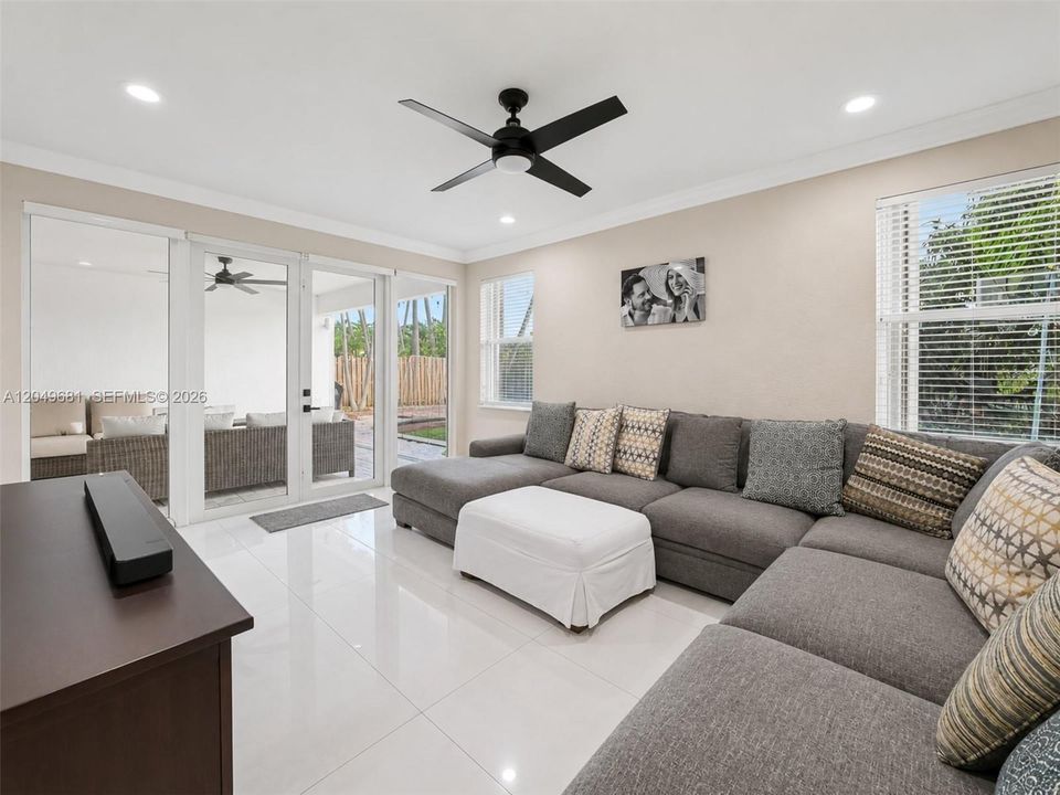 For Sale: $850,000 (4 beds, 3 baths, 2847 Square Feet)