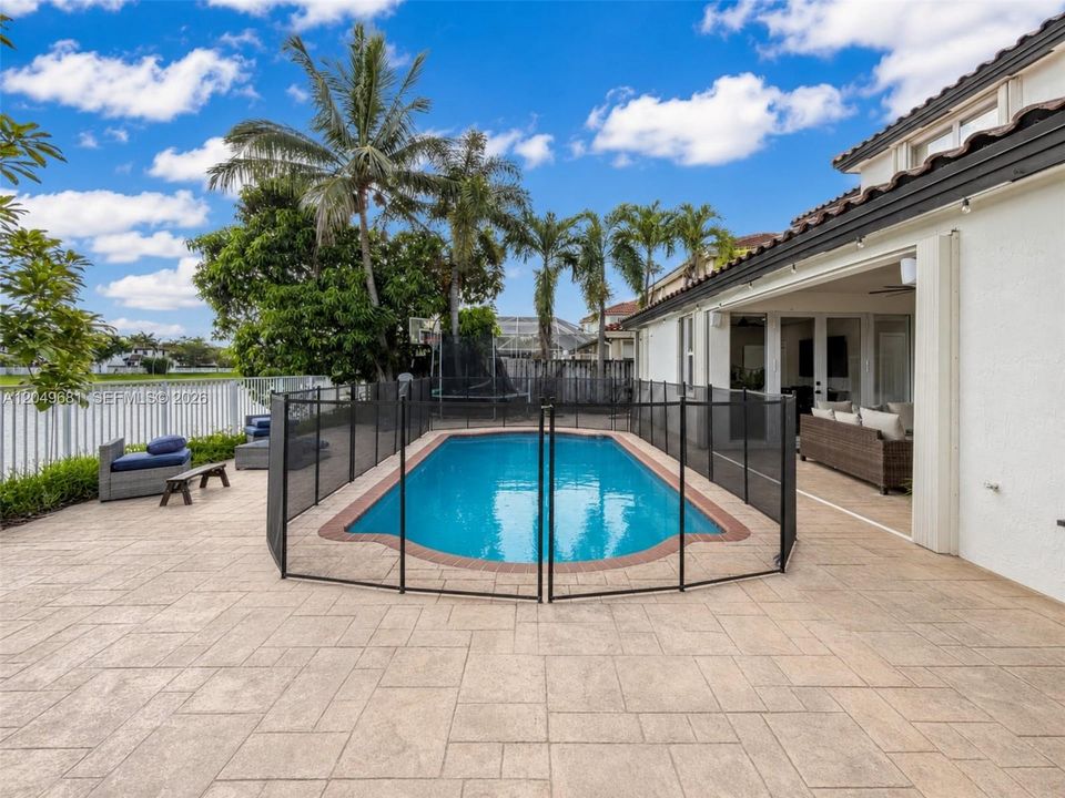 For Sale: $850,000 (4 beds, 3 baths, 2847 Square Feet)