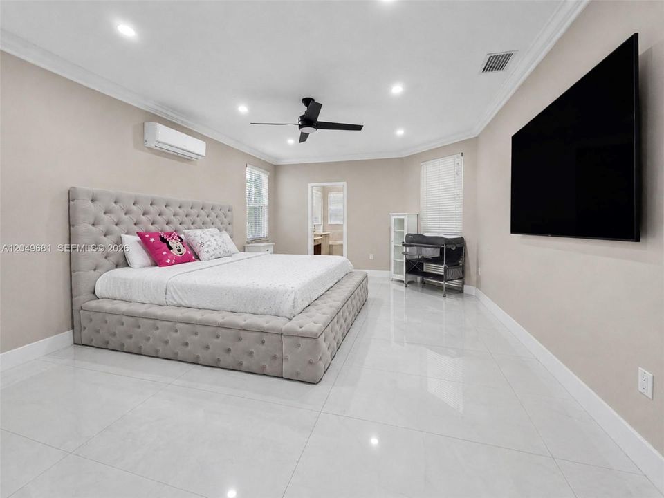 For Sale: $850,000 (4 beds, 3 baths, 2847 Square Feet)