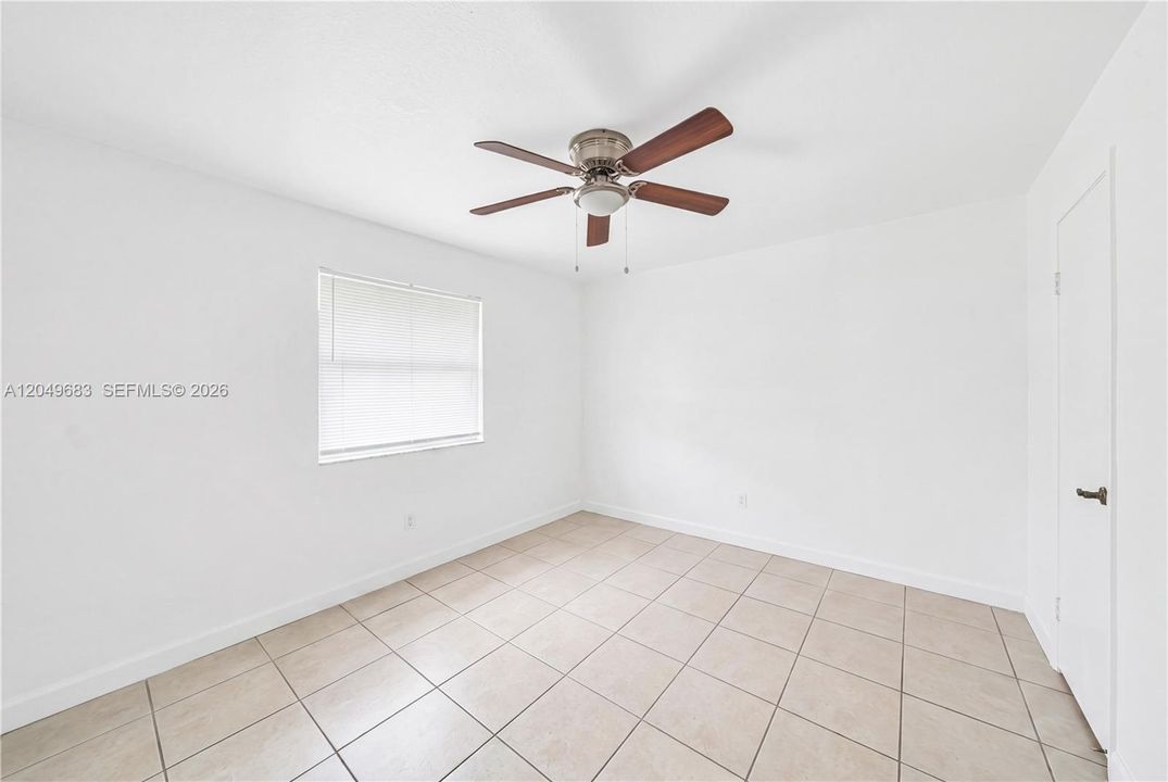 For Rent: $2,500 (2 beds, 2 baths, 949 Square Feet)
