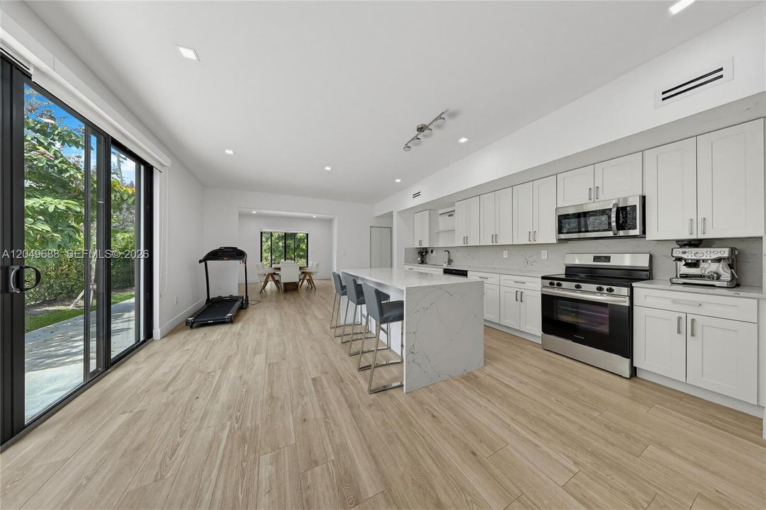 For Rent: $6,900 (3 beds, 2 baths, 1828 Square Feet)