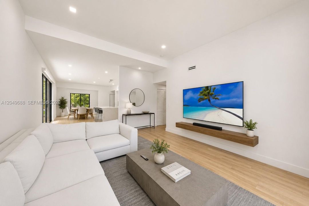 For Rent: $6,900 (3 beds, 2 baths, 1828 Square Feet)
