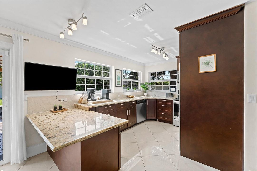 013-1638Northeast3rdAvenue-DelrayBeach-F
