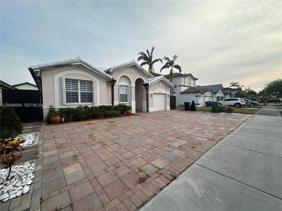 For Rent: $3,600 (3 beds, 2 baths, 1618 Square Feet)