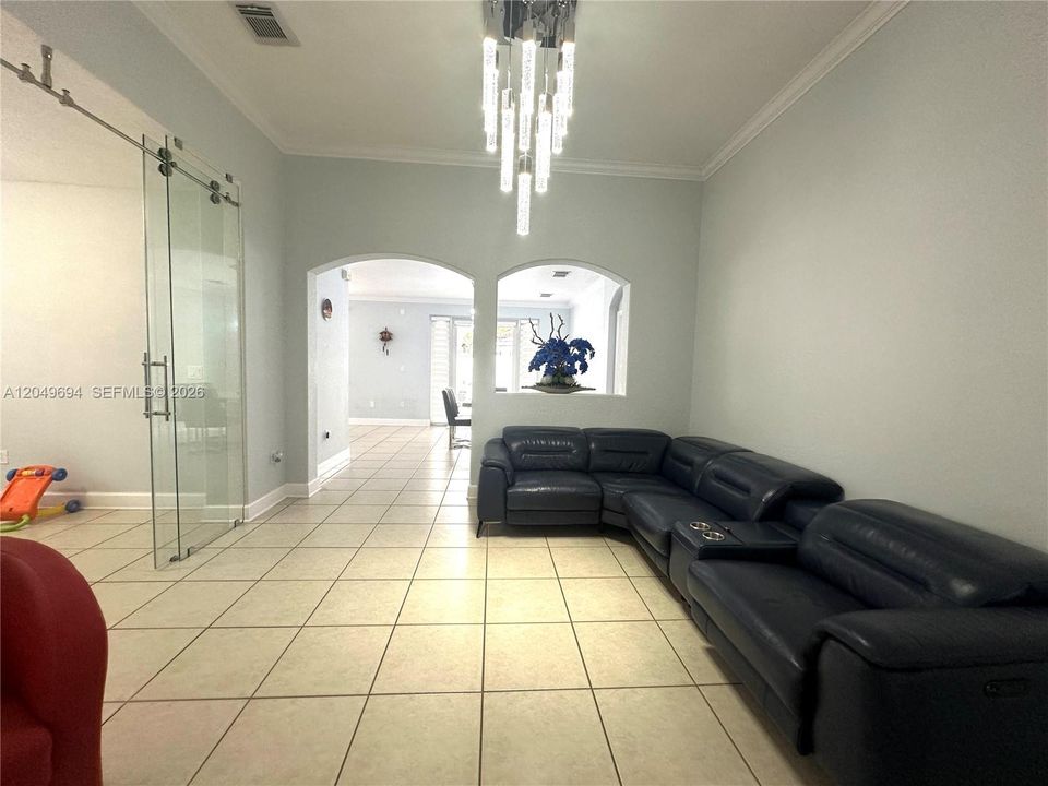 For Rent: $3,600 (3 beds, 2 baths, 1618 Square Feet)
