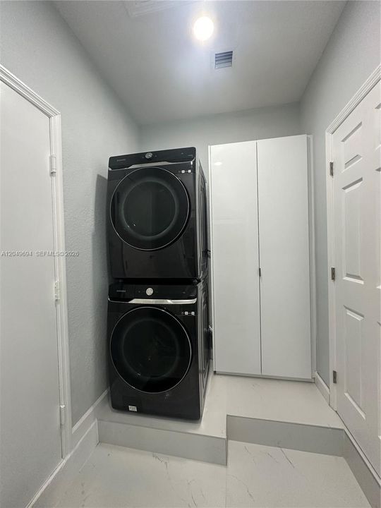 For Rent: $3,600 (3 beds, 2 baths, 1618 Square Feet)