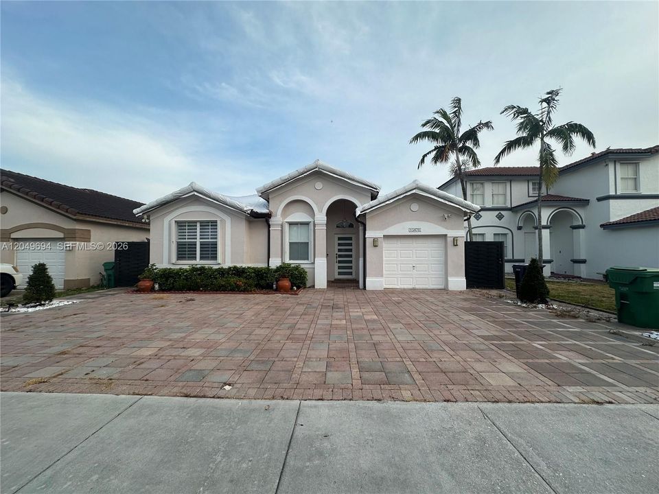For Rent: $3,600 (3 beds, 2 baths, 1618 Square Feet)
