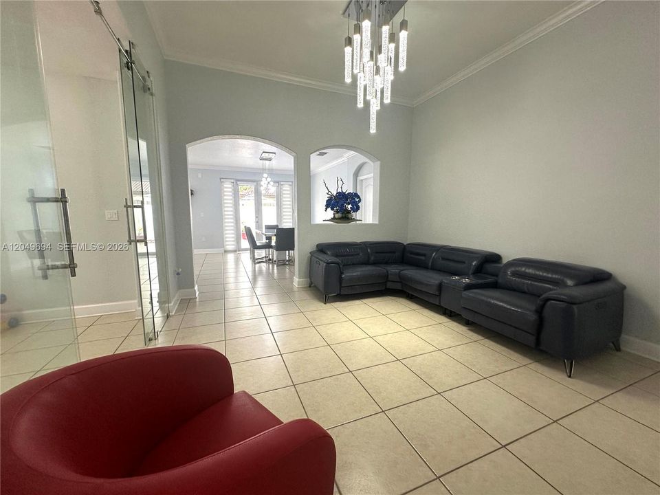 For Rent: $3,600 (3 beds, 2 baths, 1618 Square Feet)