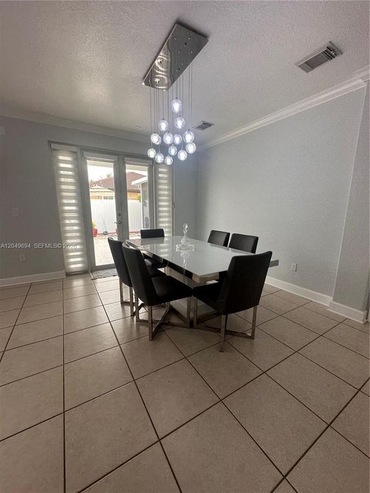 For Rent: $3,600 (3 beds, 2 baths, 1618 Square Feet)